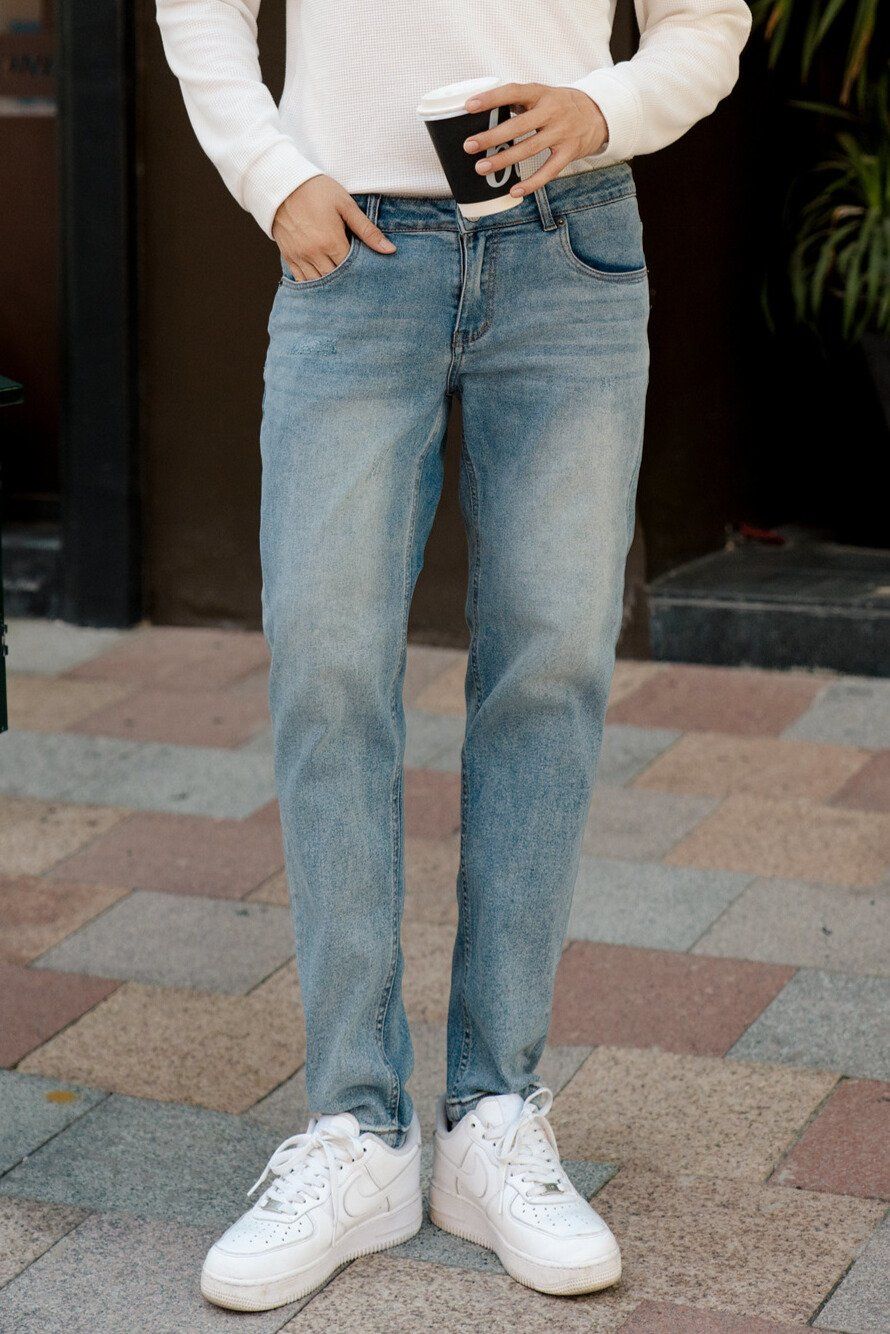 Quần jeans xước